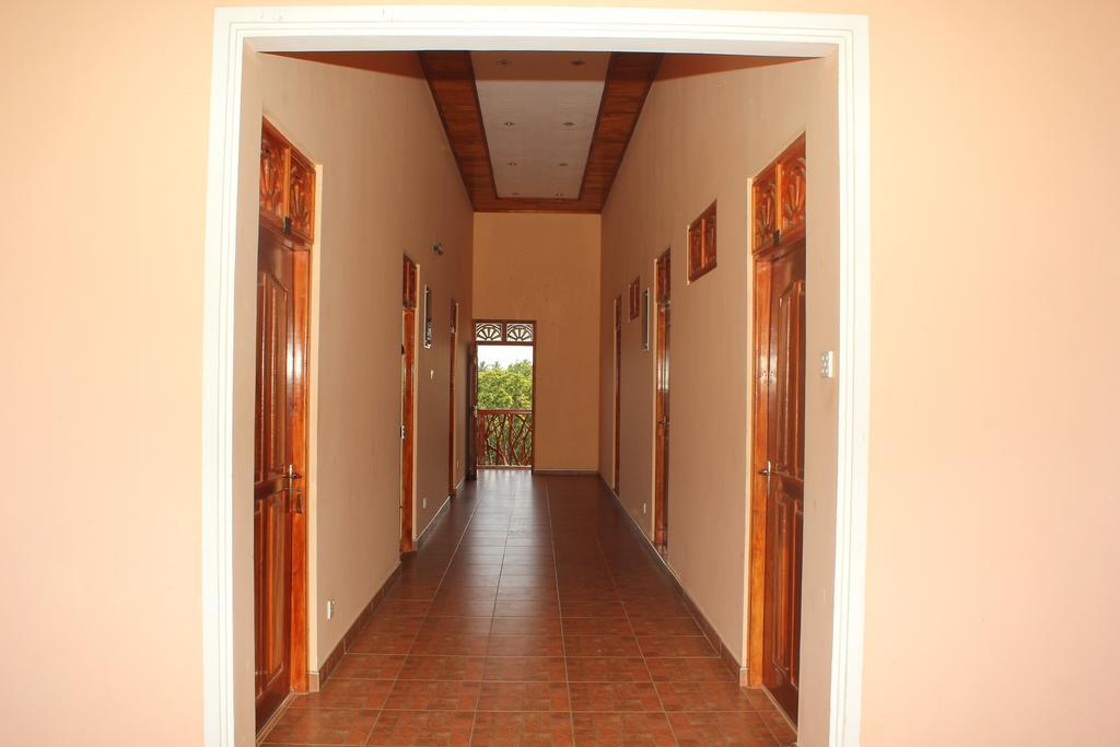 Wila Safari Hotel Tissamaharama Exterior foto